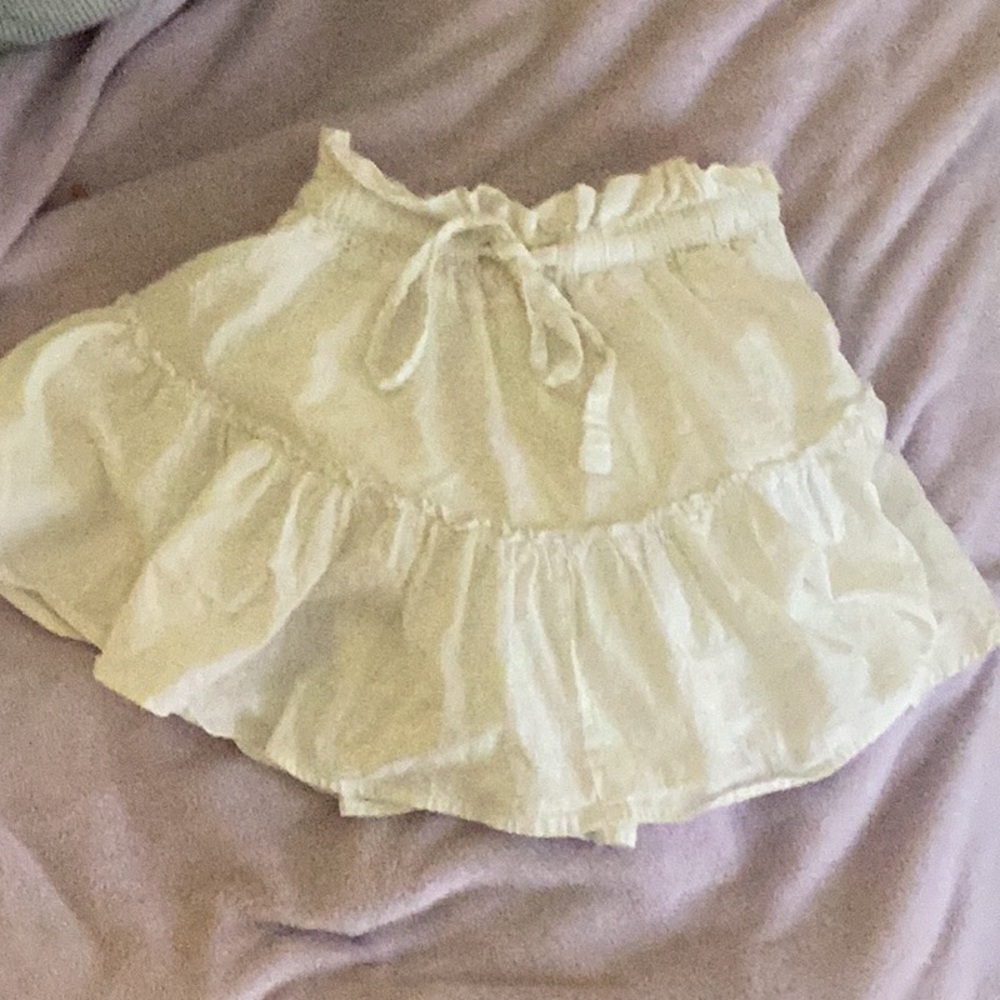 Vintage Ruffly white skirt